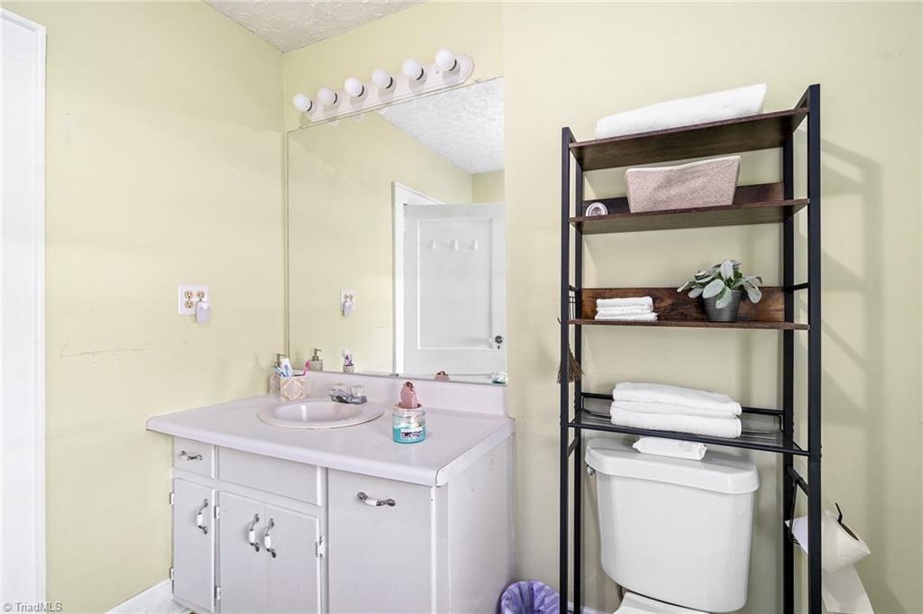 1528 East Fairfield Road High Point, NC 27263 - Photo 23 of 50 Gallery Image 23