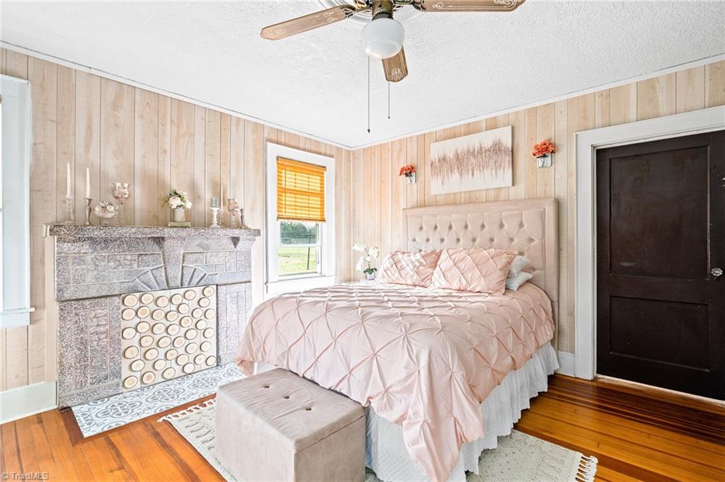 1528 East Fairfield Road High Point, NC 27263 - Photo 9 of 50 Gallery Image 9
