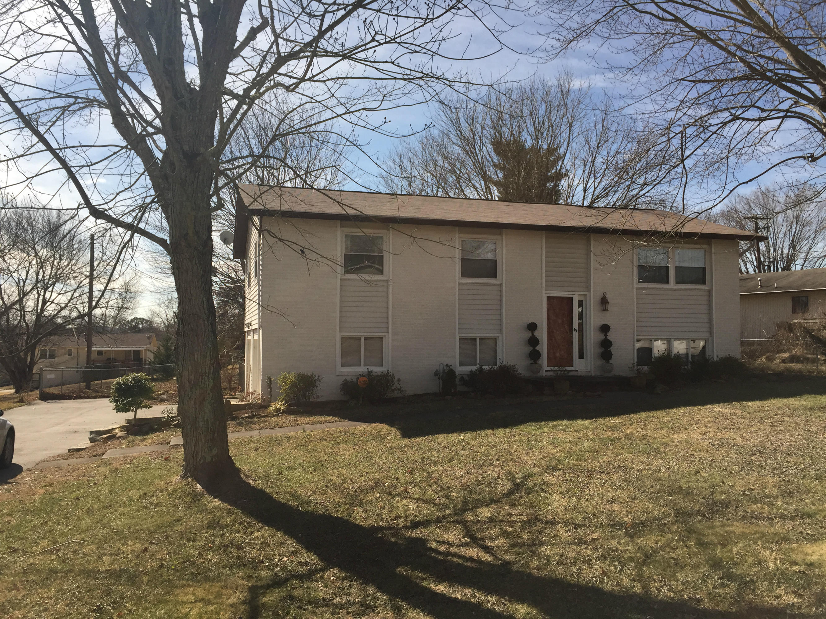 7761 Ashley Road Powell, TN 37849 - Photo 2 of 27 IMG_1988