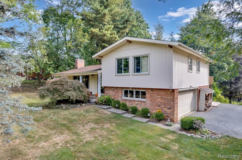 2771 Hillendale Drive Rochester Hills, MI 48309 - Photo 1 of 40