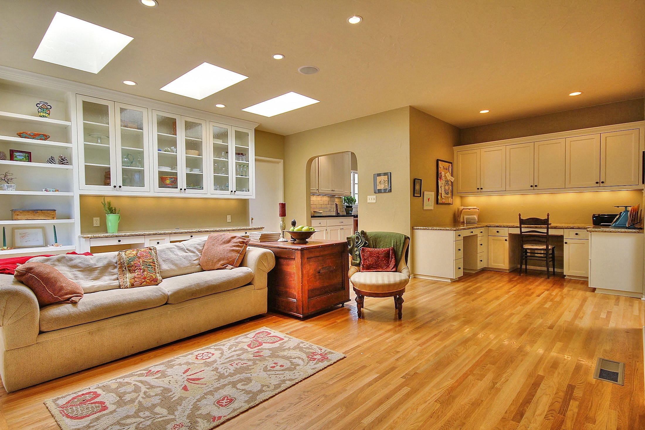 3820 Lincoln Road Santa Barbara, CA 93110 - Photo 4 of 25 Family Room with Skylights