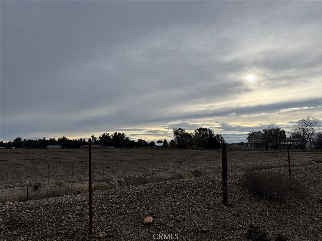 0 20th Orland, CA 95963 - Photo 1 of 1 a view of a yard with wooden fence