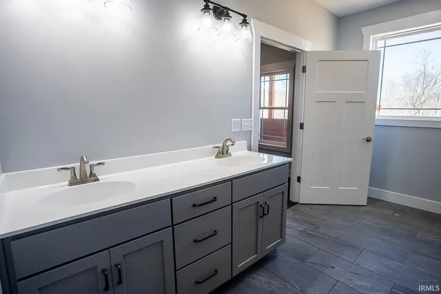 $389,000 | 4 East Cedar Rdg Lane, Bloomfield, IN 47424