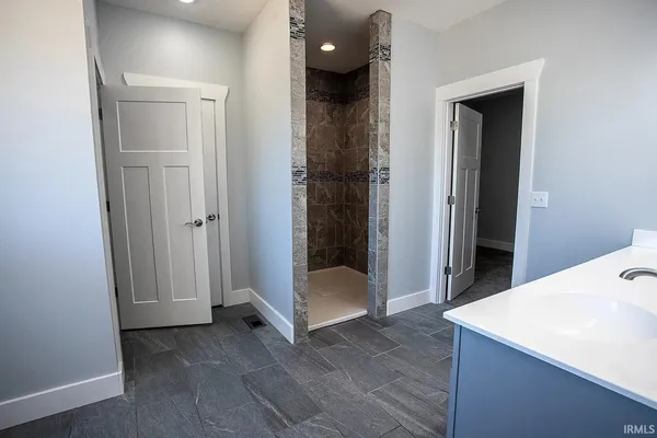 $389,000 | 4 East Cedar Rdg Lane, Bloomfield, IN 47424