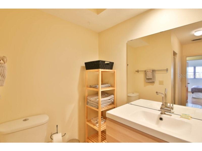 460 Beach Road, Unit A1 Sarasota, FL 34242 - Photo 11 of 15