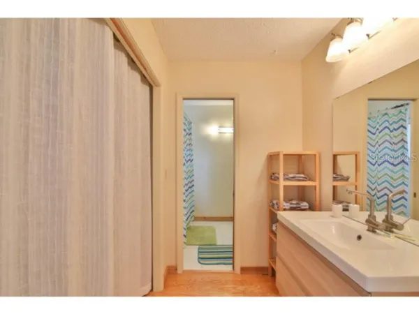 $7,500 | 460 Beach Road, Unit A1, Sarasota, FL 34242