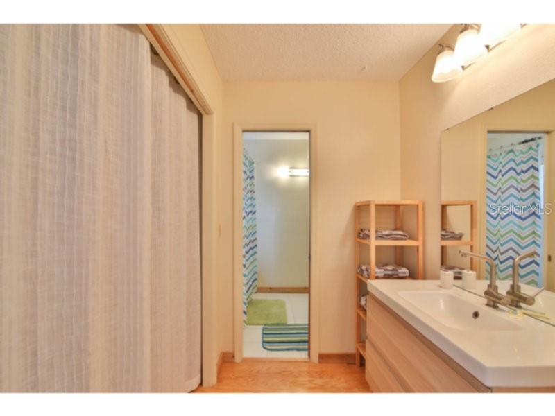 460 Beach Road, Unit A1 Sarasota, FL 34242 - Photo 12 of 15