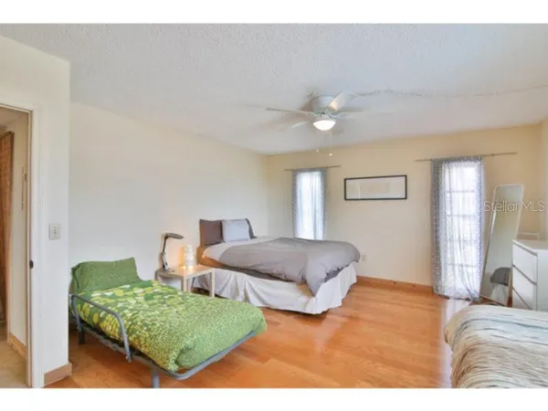 $7,500 | 460 Beach Road, Unit A1, Sarasota, FL 34242