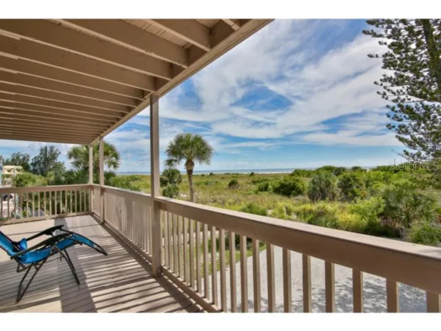 $7,500 | 460 Beach Road, Unit A1, Sarasota, FL 34242