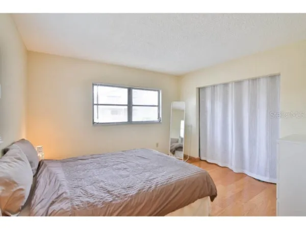 $7,500 | 460 Beach Road, Unit A1, Sarasota, FL 34242