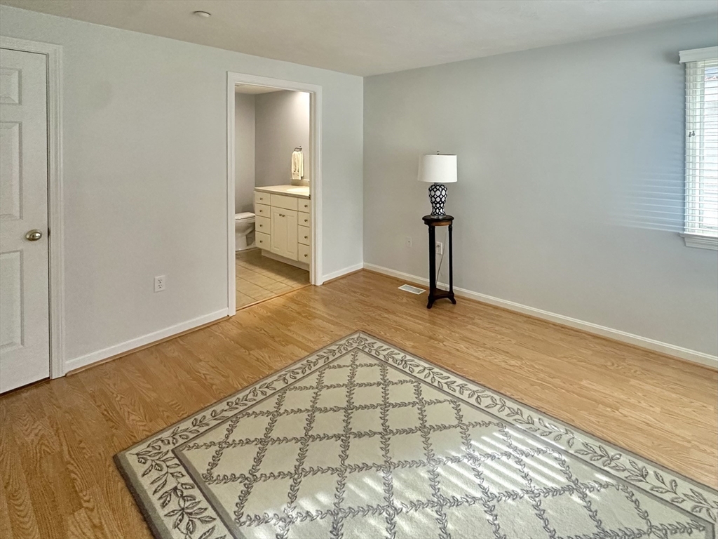 4 North Ridge Road, Unit 431 Mashpee, MA 02649 - Photo 16 of 25 a view of a livingroom with a flat screen tv