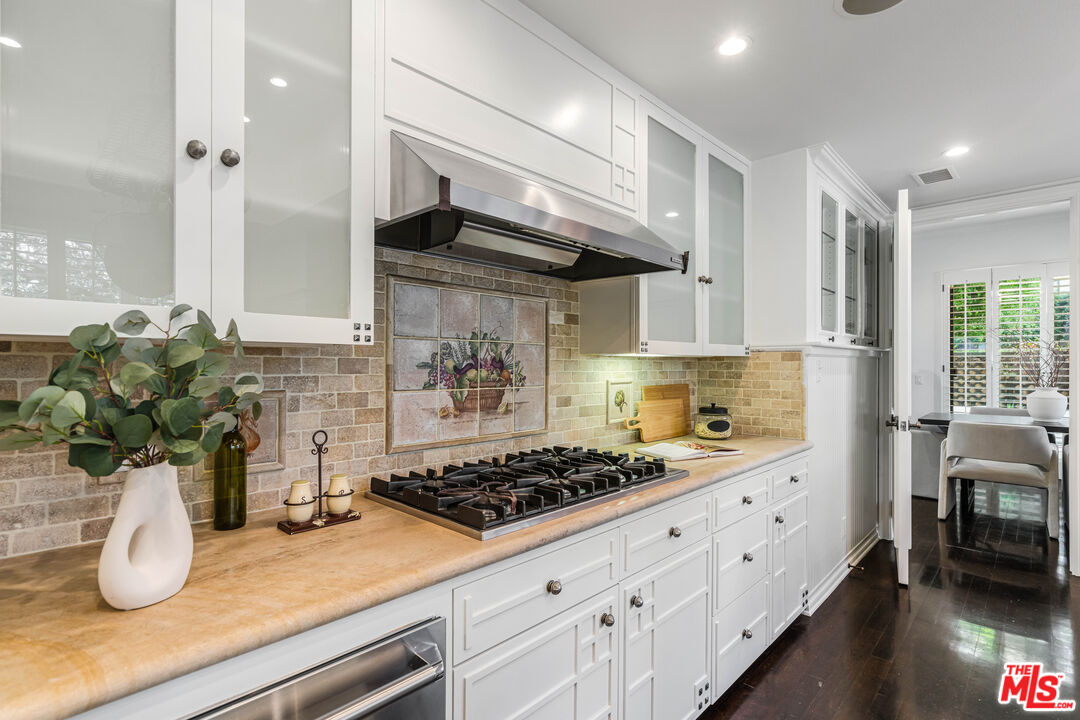 2327 Century Hill Los Angeles, CA 90067 - Photo 15 of 43