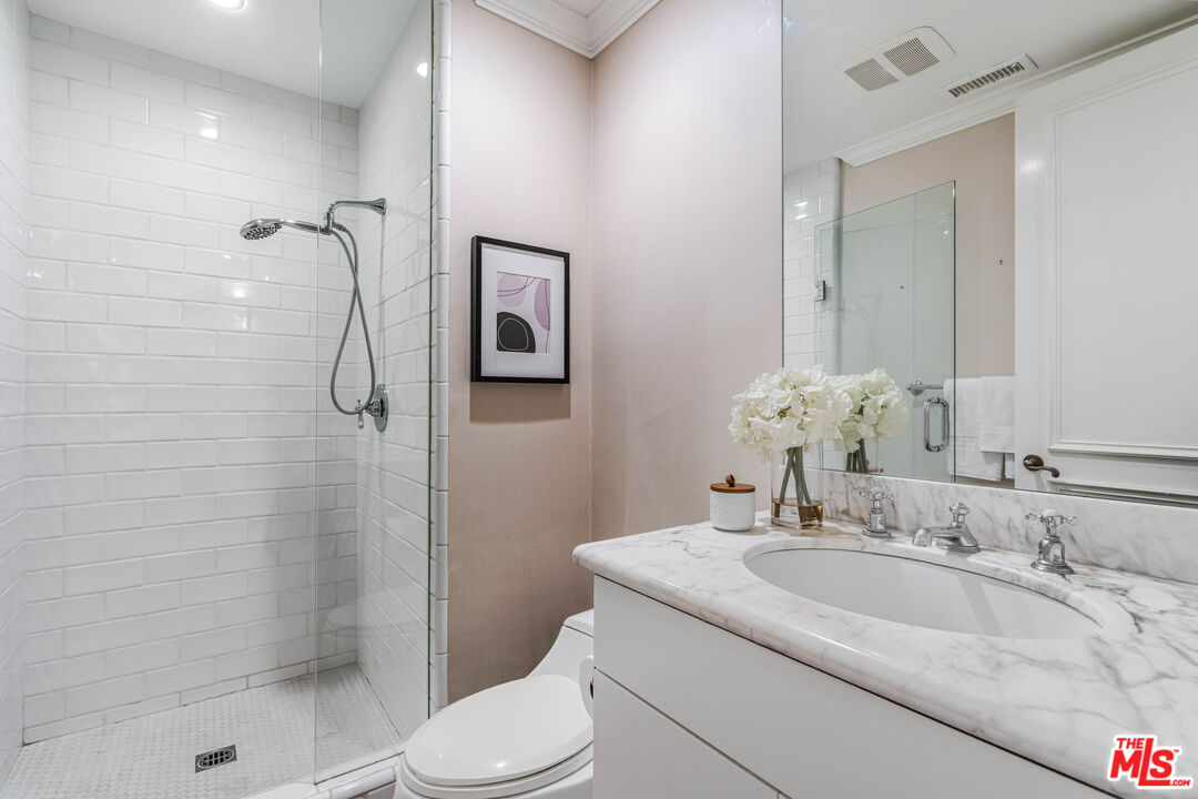 2327 Century Hill Los Angeles, CA 90067 - Photo 19 of 43