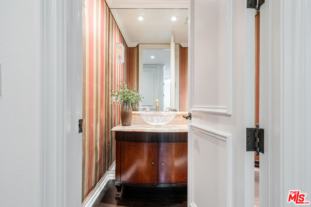 2327 Century Hill Los Angeles, CA 90067 - Photo 21 of 43