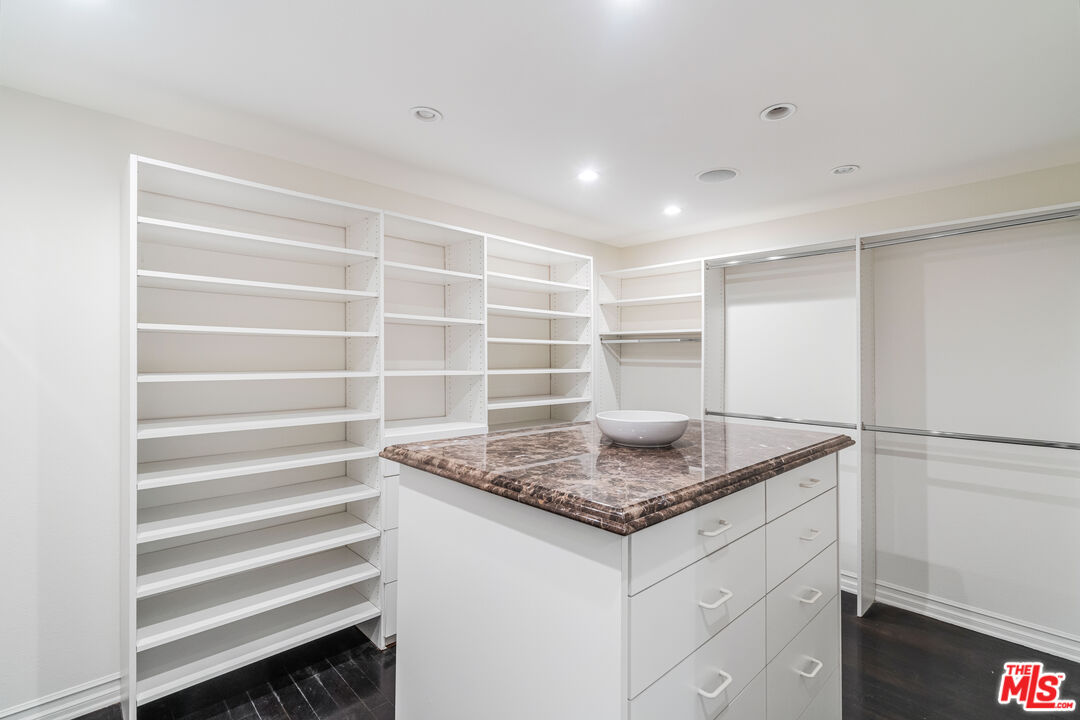 2327 Century Hill Los Angeles, CA 90067 - Photo 23 of 43