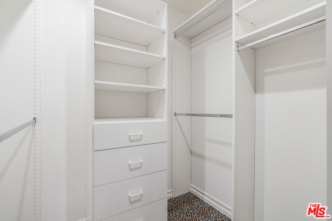 2327 Century Hill Los Angeles, CA 90067 - Photo 28 of 43