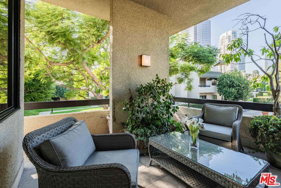 2327 Century Hill Los Angeles, CA 90067 - Photo 32 of 43