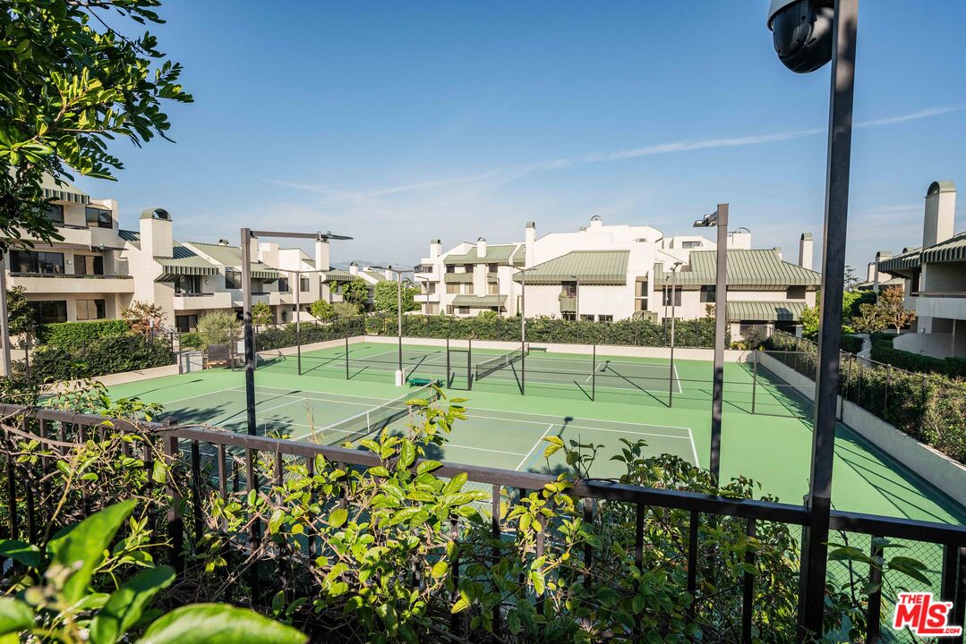 2327 Century Hill Los Angeles, CA 90067 - Photo 36 of 43