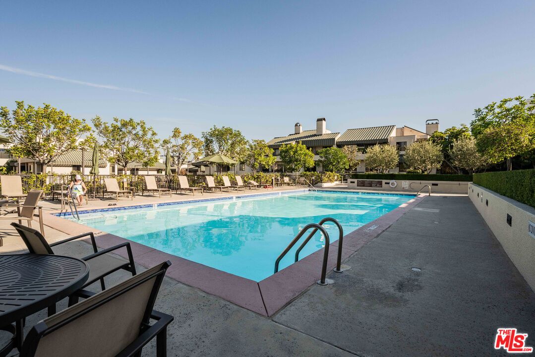 2327 Century Hill Los Angeles, CA 90067 - Photo 37 of 43