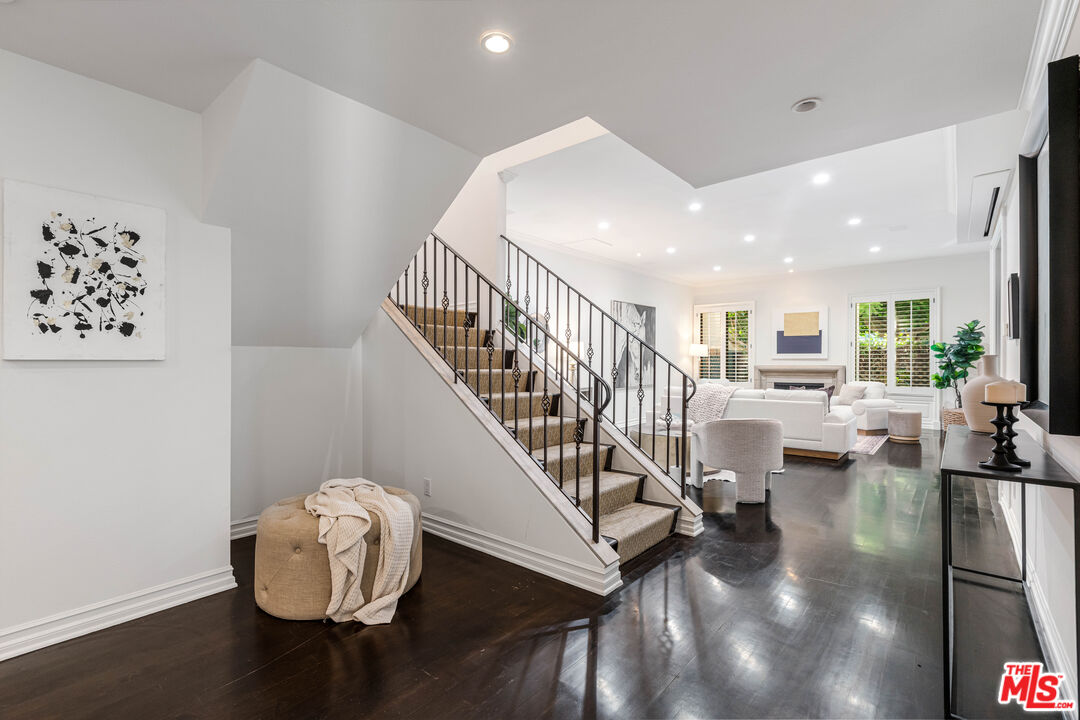 2327 Century Hill Los Angeles, CA 90067 - Photo 4 of 43