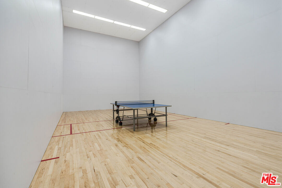 2327 Century Hill Los Angeles, CA 90067 - Photo 41 of 43