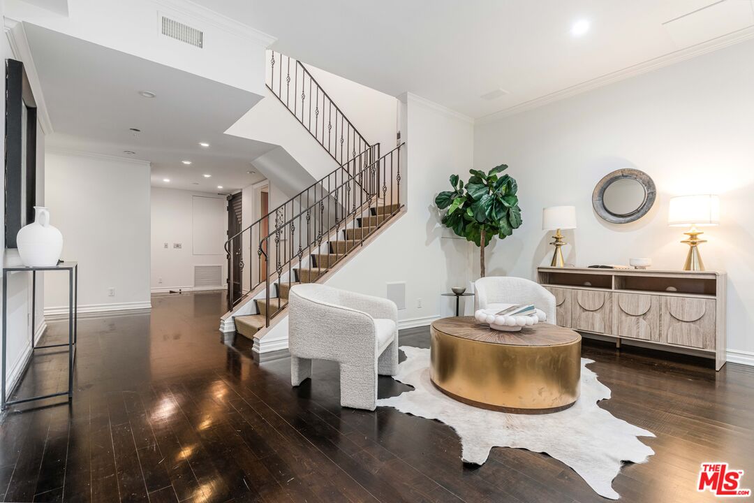 2327 Century Hill Los Angeles, CA 90067 - Photo 8 of 43