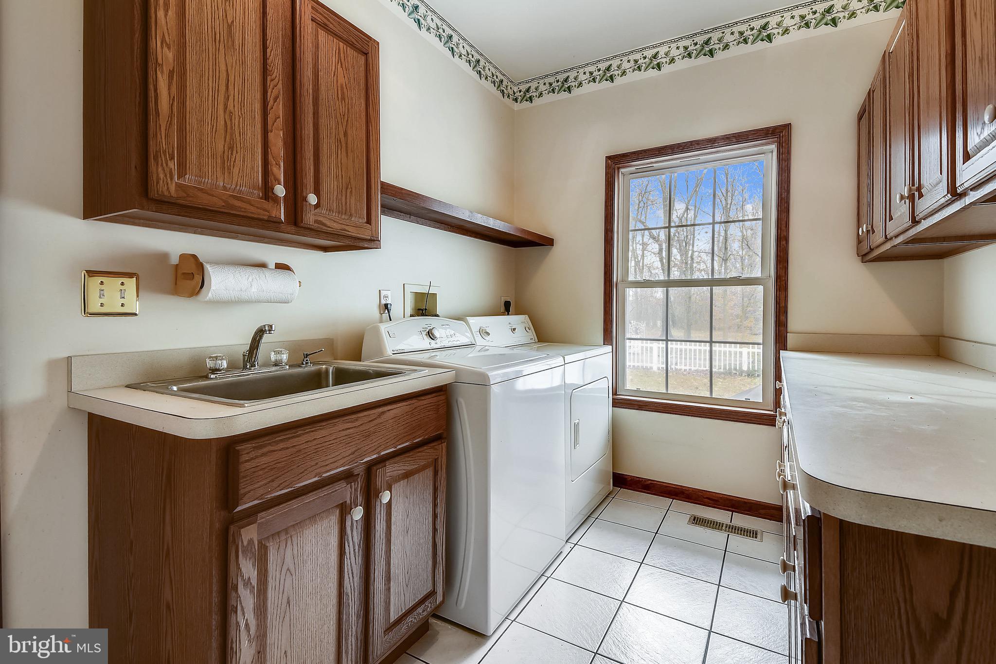 10145 3rd Point Road Chestertown, MD 21620 - Photo 16 of 27 laundry/mud room