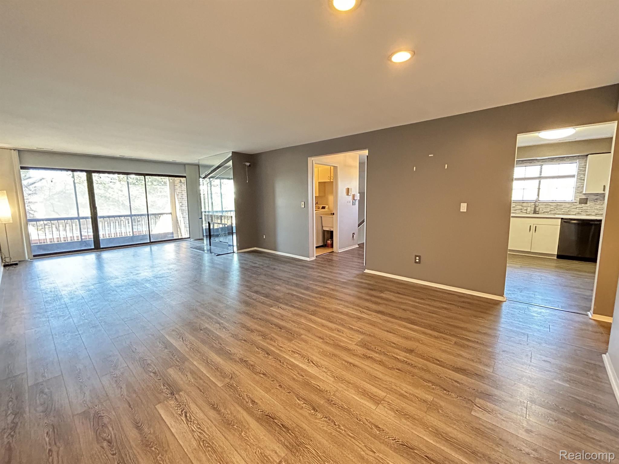 29657 Pine Ridge Circle Farmington, MI 48331 - Photo 7 of 19 Gallery Image 7