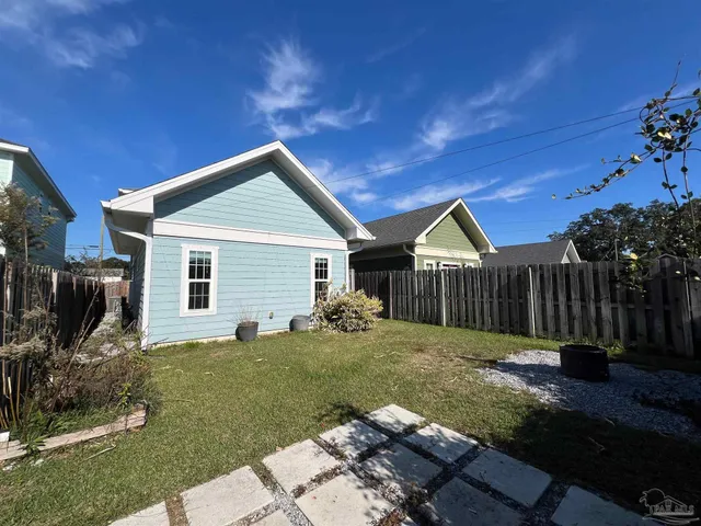 $2,400 | 949 West Gregory Street, Pensacola, FL 32502
