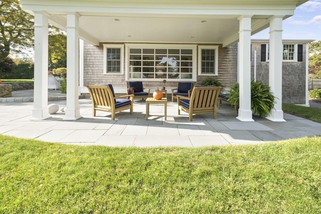 282 King Caesar Road Duxbury, MA 02332 - Photo 8 of 30 a view of a house with backyard and sitting area