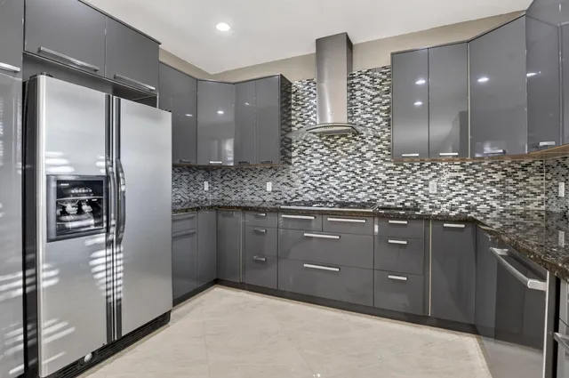 $4,650 | 18271 Coral Isles Drive, Boca Raton, FL 33498