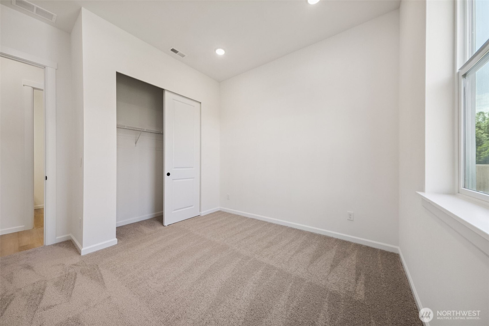 936 Lucas Avenue, Unit 20 Buckley, WA 98321 - Photo 3 of 32