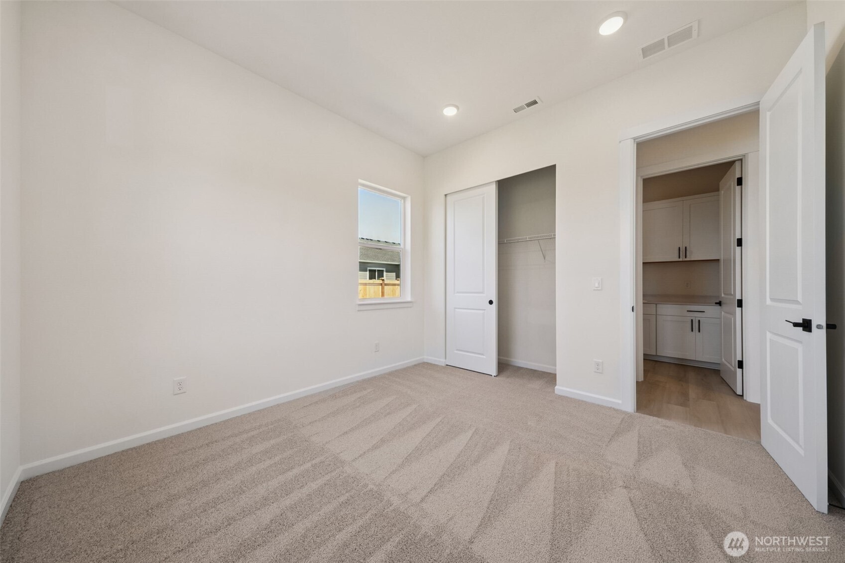 936 Lucas Avenue, Unit 20 Buckley, WA 98321 - Photo 5 of 32