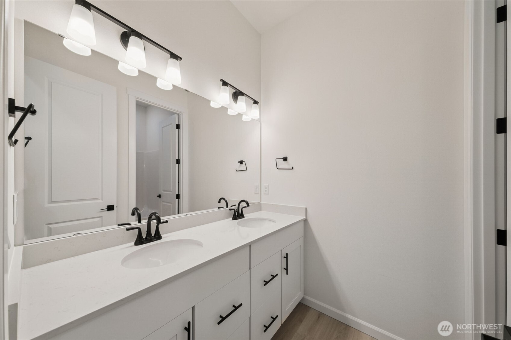 936 Lucas Avenue, Unit 20 Buckley, WA 98321 - Photo 7 of 32