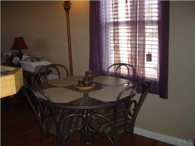 332 Gibbs Road Pensacola, FL 32507 - Photo 5 of 8 Dining Area