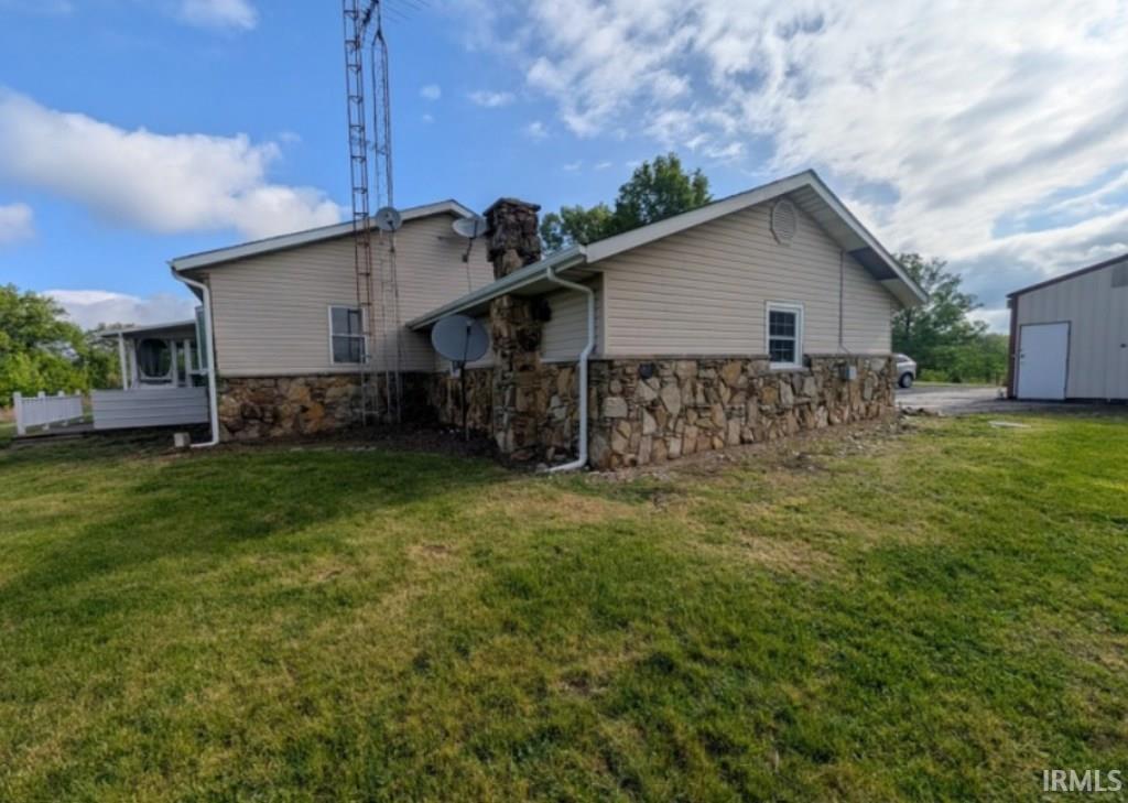 399 East Wilson Road Bloomfield, IN 47424 - Photo 2 of 25