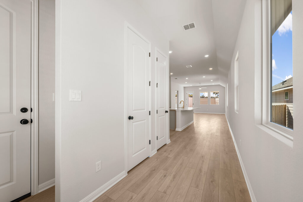 250 Ranier Way Dripping Springs, TX 78620 - Photo 8 of 40