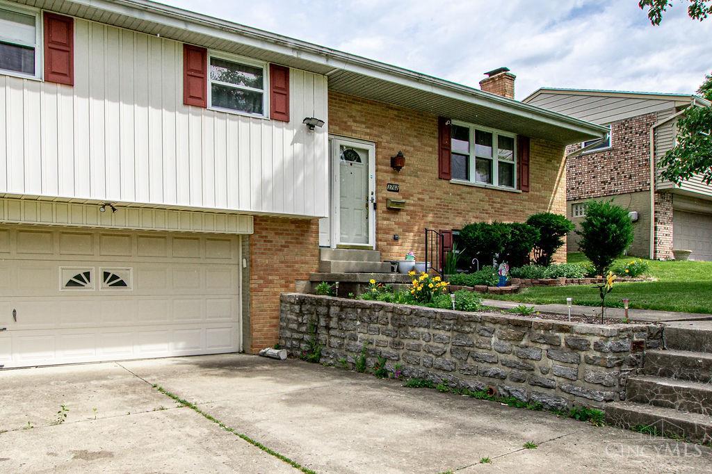 3762 Ridgedale Drive Cincinnati, OH 45247 - Photo 7 of 31