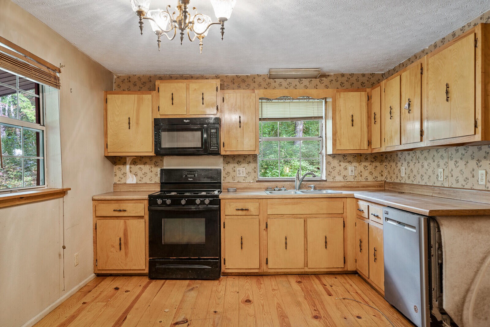 279 Siever Road Crossville, TN 38572 - Photo 3 of 32 Gallery Image 3