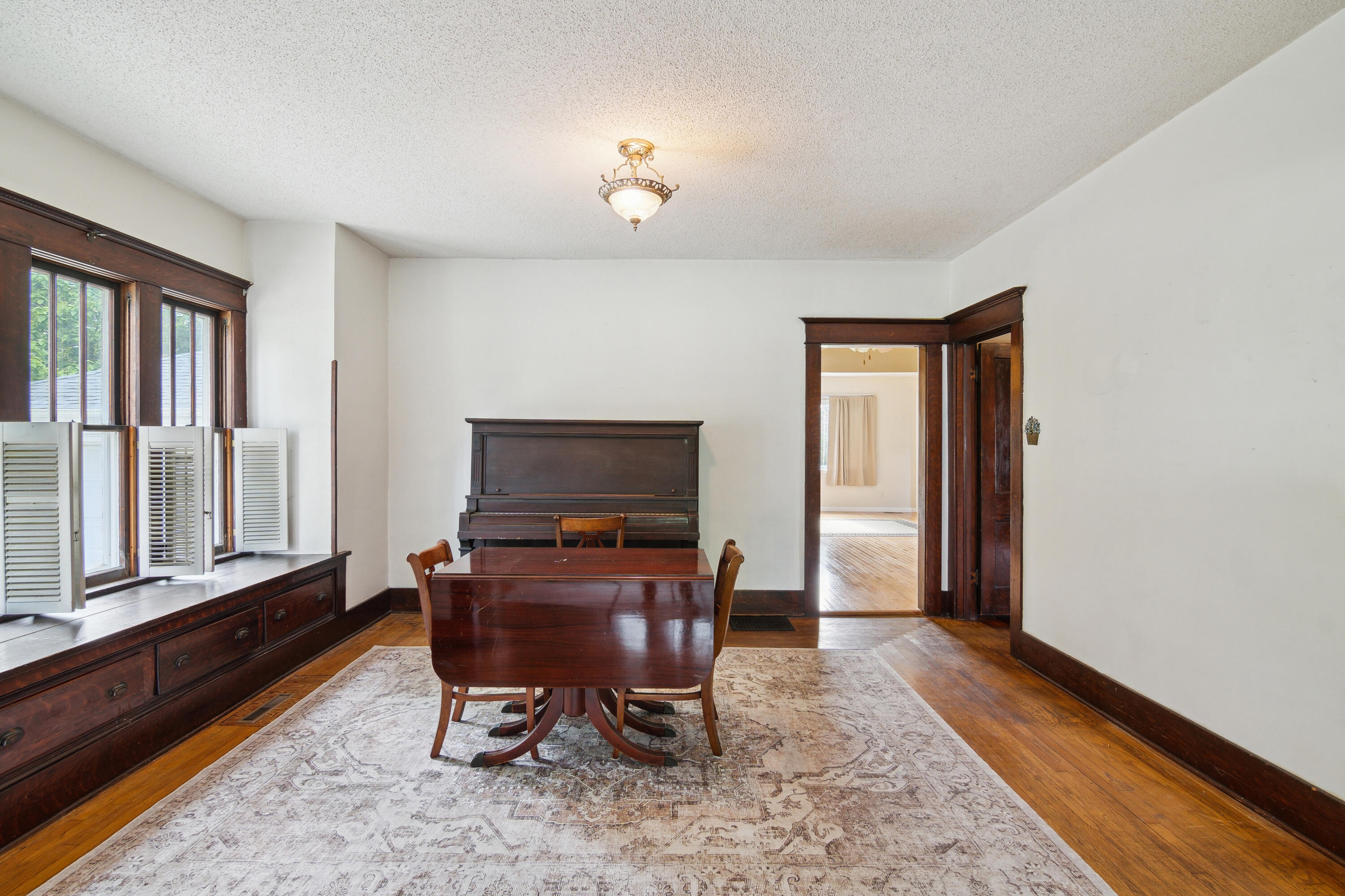115 East Street Reading, MI 49274 - Photo 18 of 49 18-115-East-St-Reading-MI-49274-WindowSt