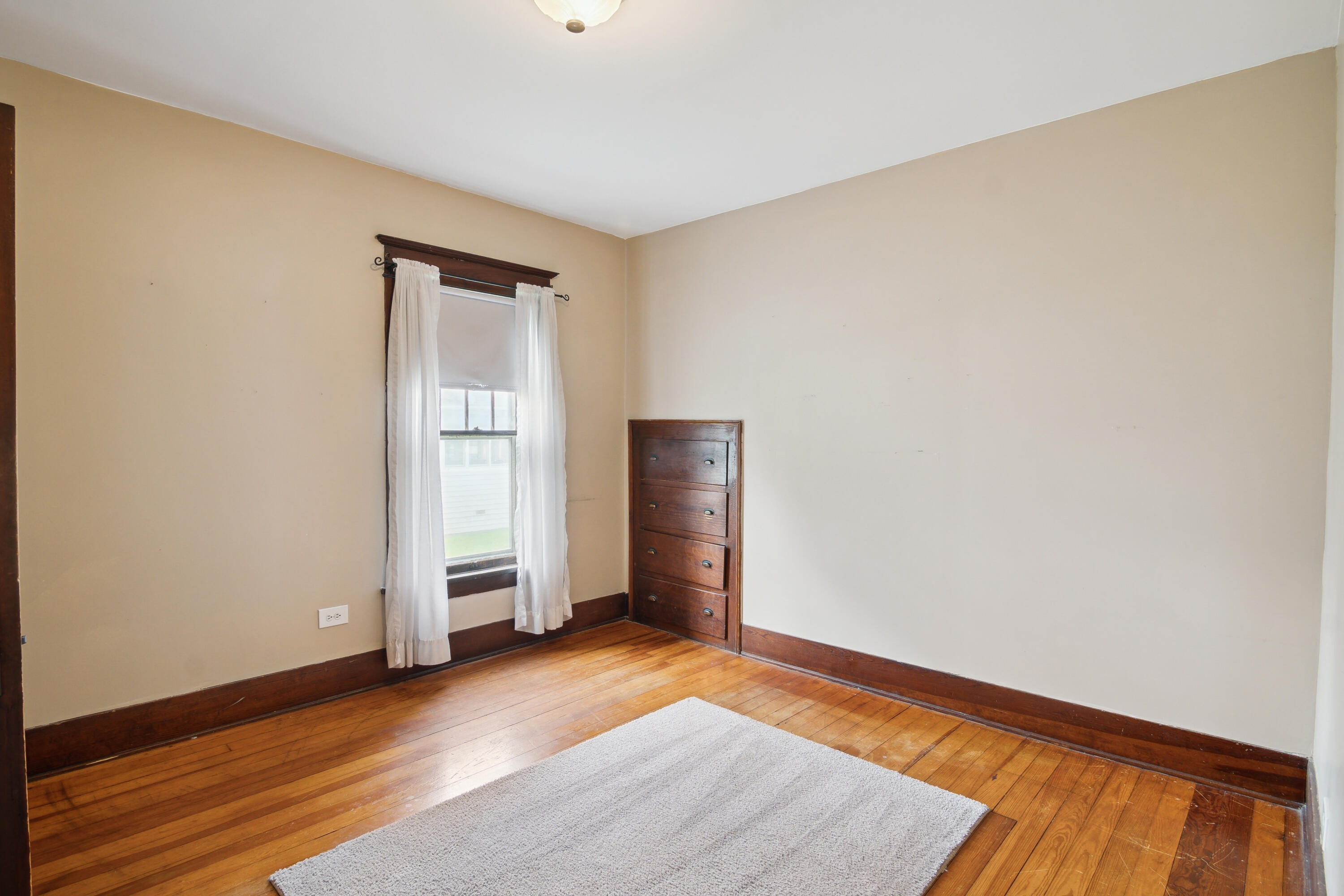 115 East Street Reading, MI 49274 - Photo 27 of 49 27-115-East-St-Reading-MI-49274-WindowSt