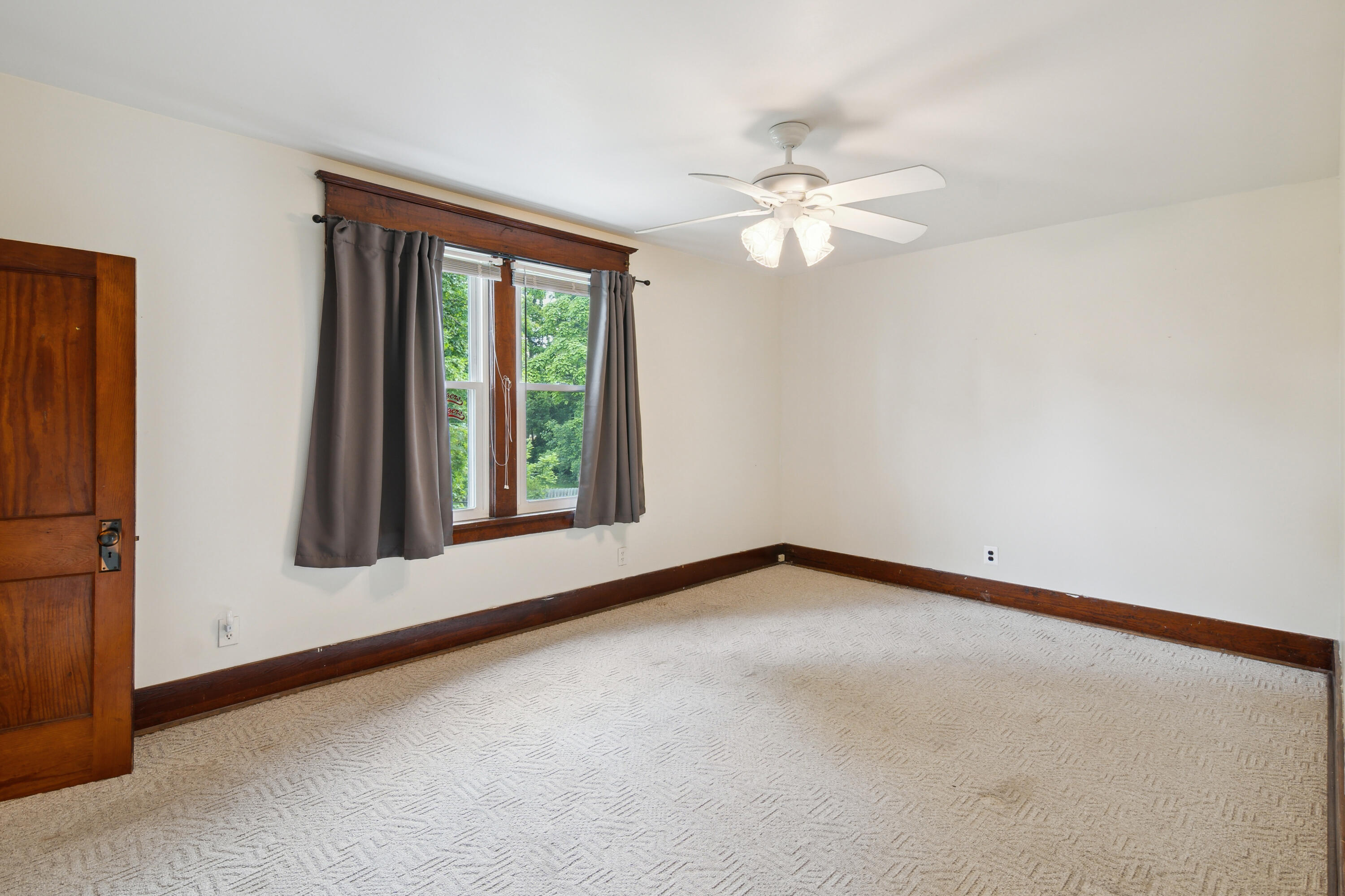 115 East Street Reading, MI 49274 - Photo 33 of 49 33-115-East-St-Reading-MI-49274-WindowSt