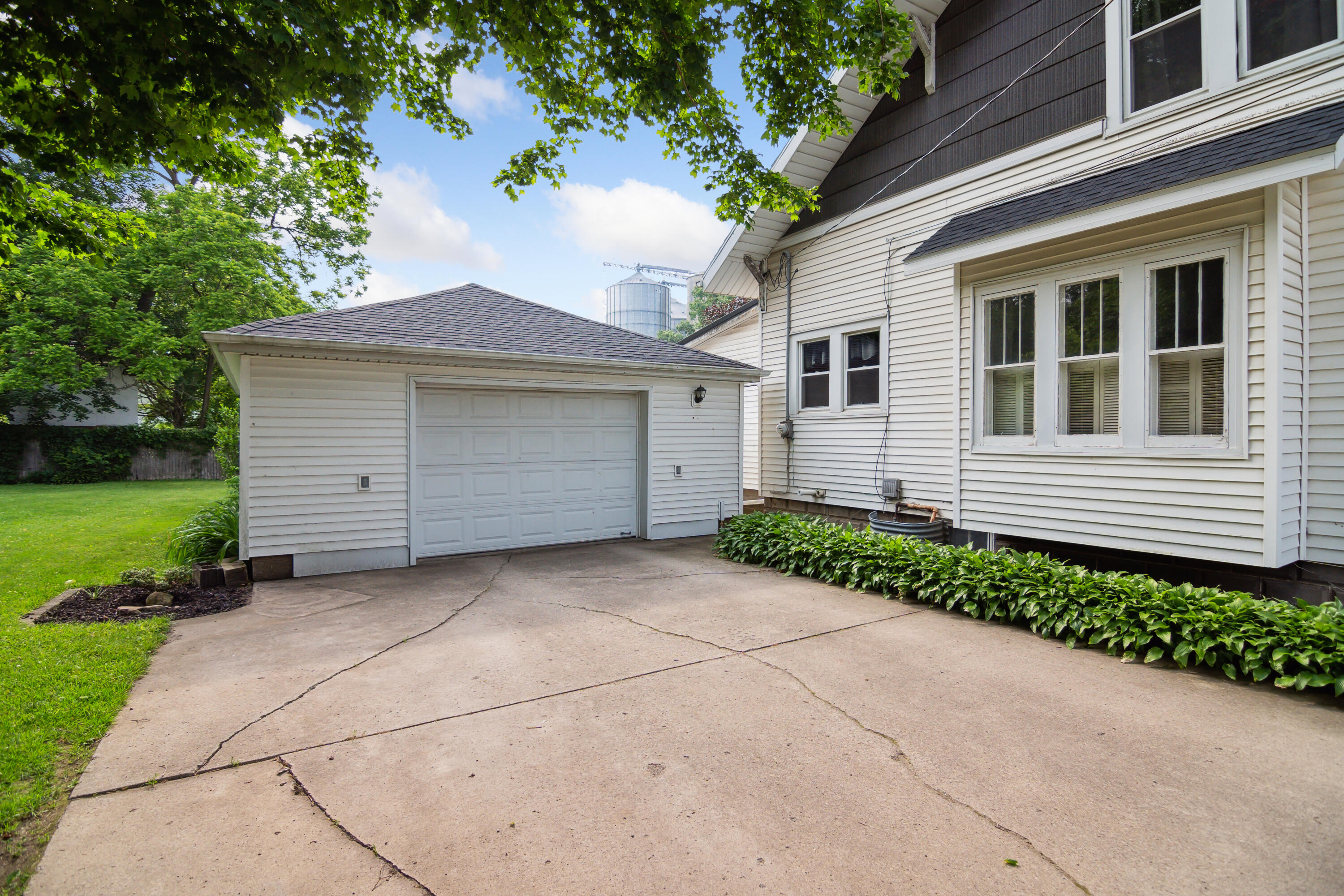 115 East Street Reading, MI 49274 - Photo 44 of 49 44-115-East-St-Reading-MI-49274-WindowSt