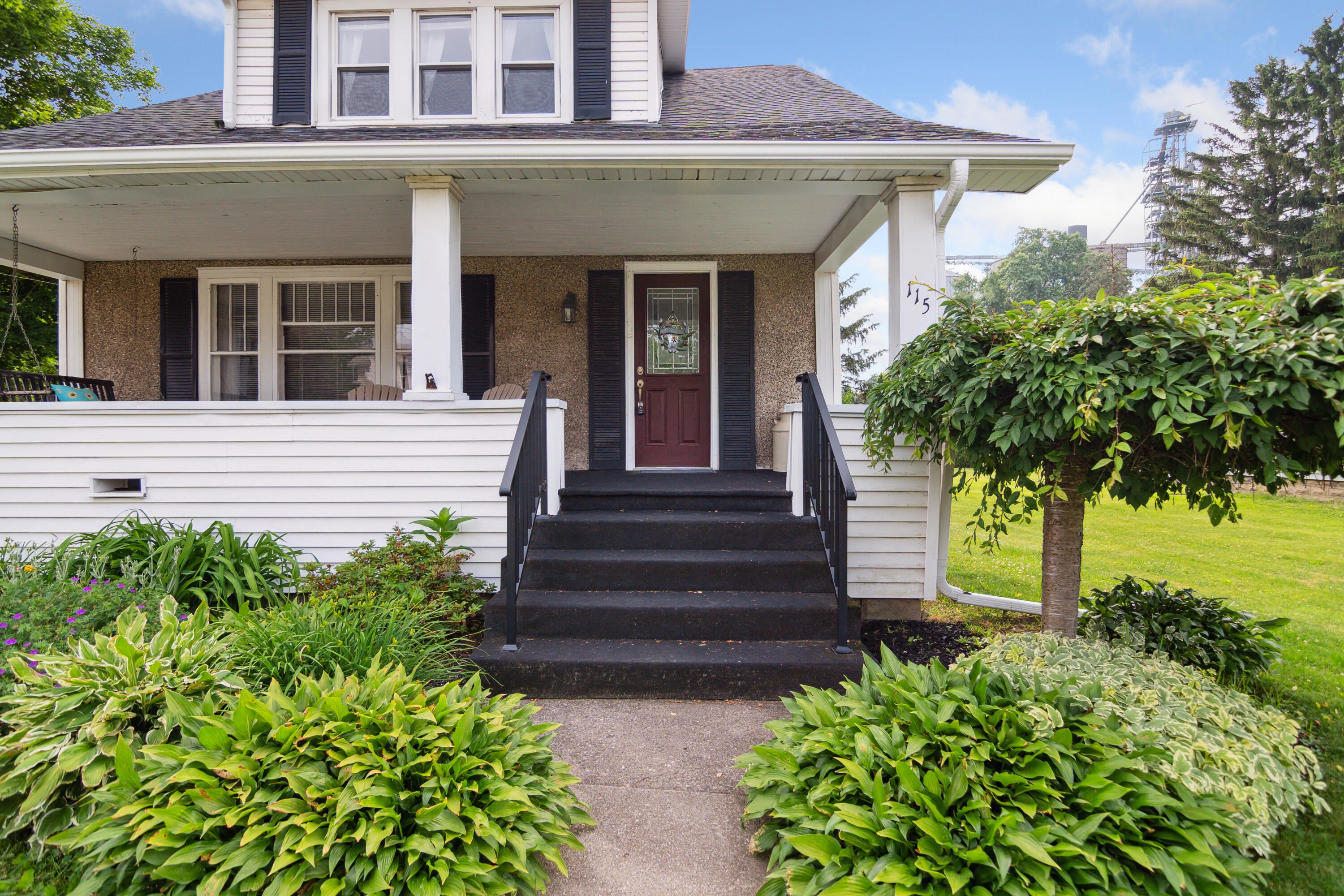 115 East Street Reading, MI 49274 - Photo 6 of 49 06-115-East-St-Reading-MI-49274-WindowSt