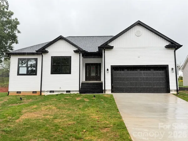 $419,900 | 1204 Spring Time Court, Lenoir, NC 28645
