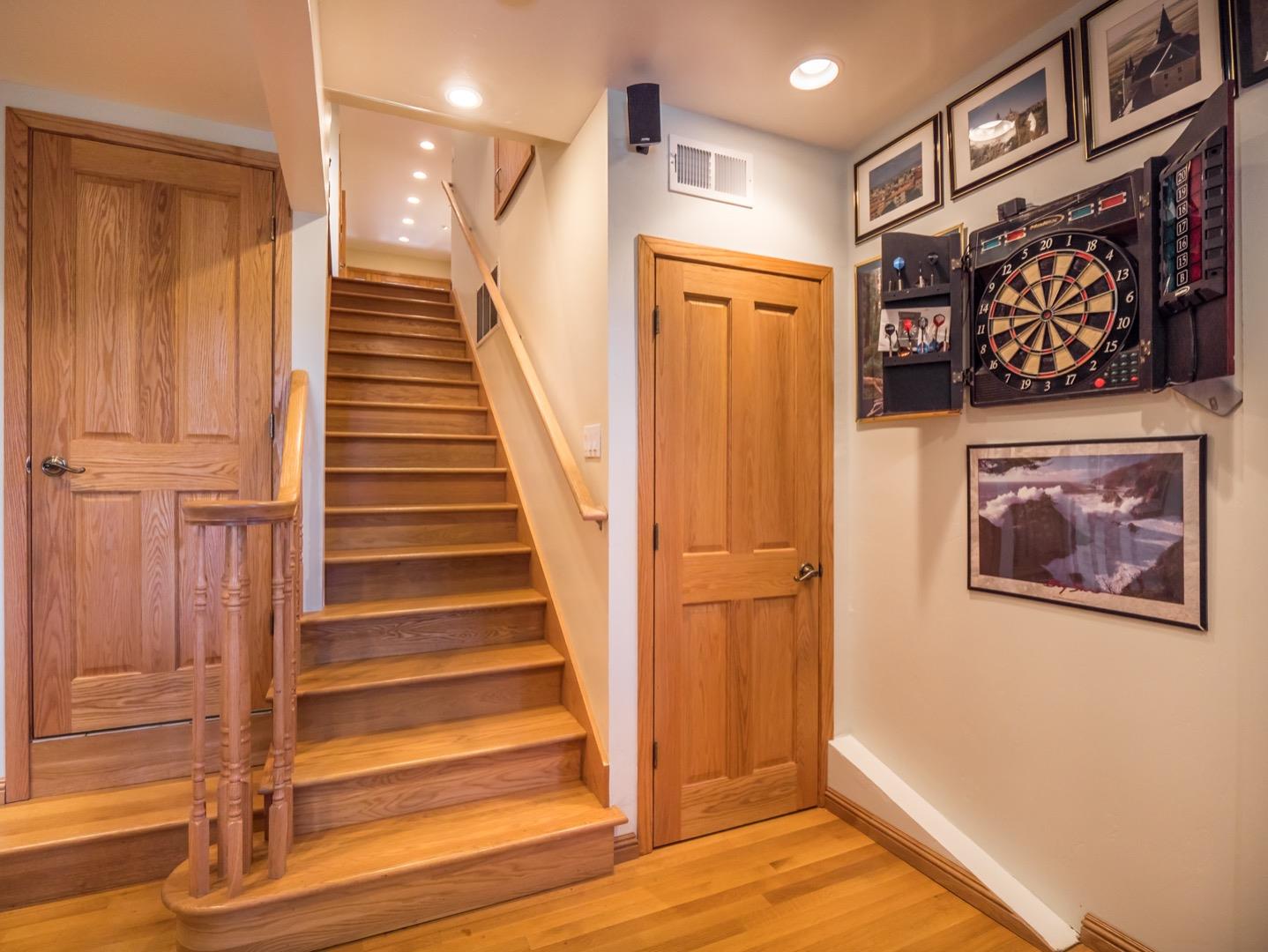 18635 Favre Ridge Road Los Gatos, CA 95033 - Photo 32 of 74 a view of an entryway with wooden floor