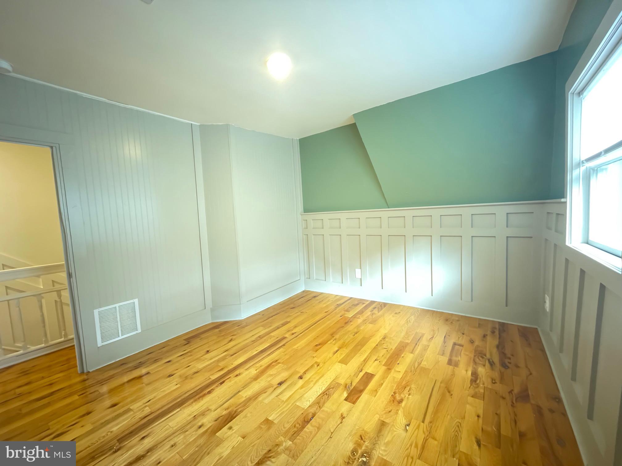 92 Sproul Road Malvern, PA 19355 - Photo 14 of 32 BR 2has gleaming hdwd. flrs!