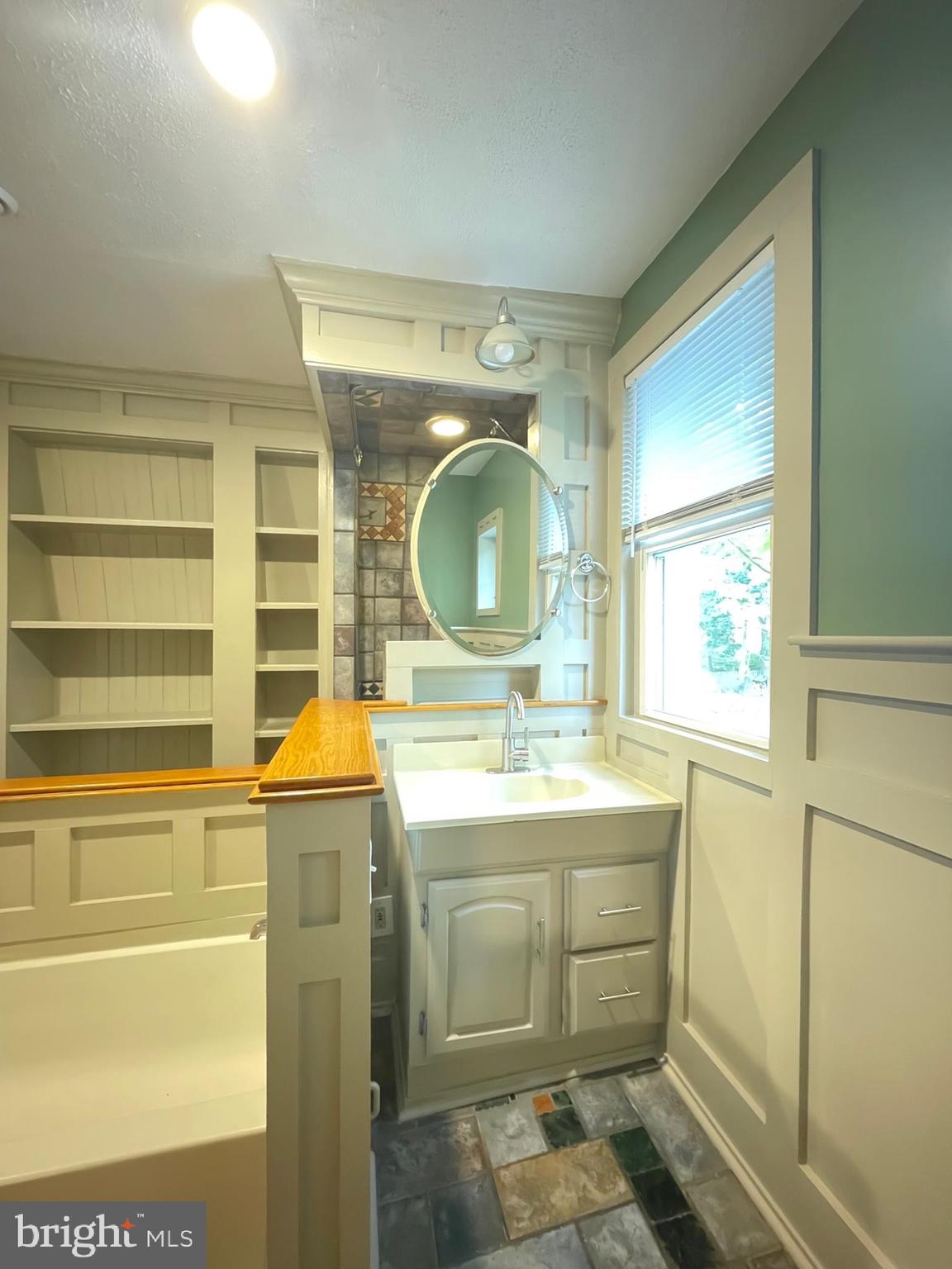 92 Sproul Road Malvern, PA 19355 - Photo 18 of 32 Nice tile work for shower stall