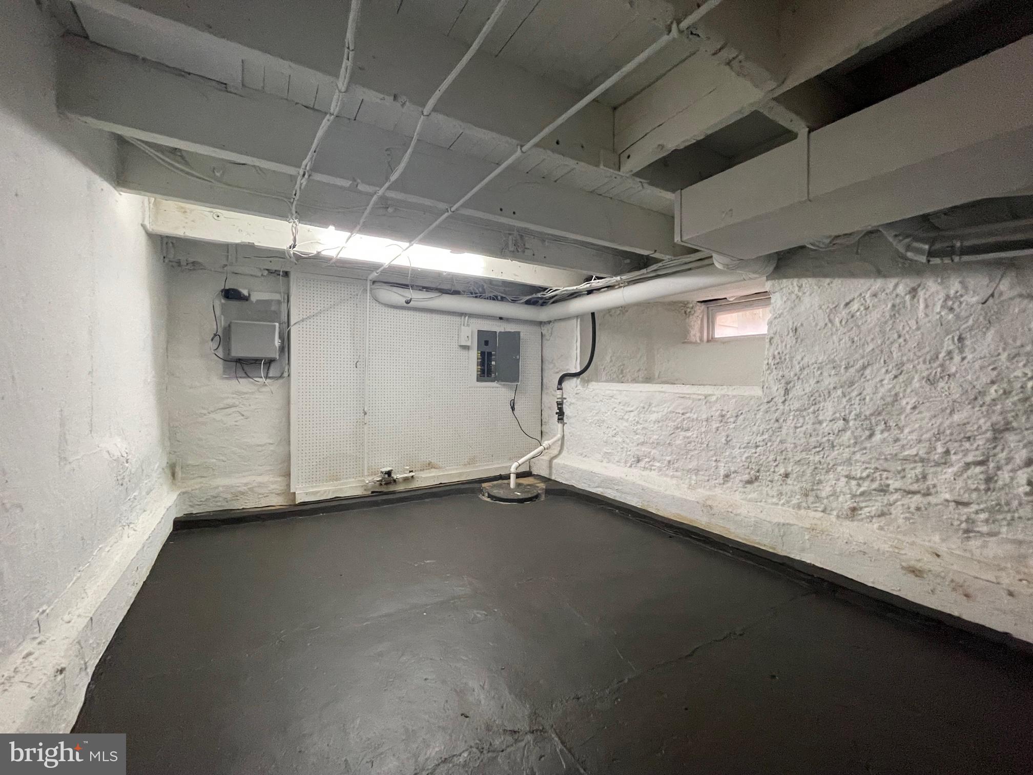 92 Sproul Road Malvern, PA 19355 - Photo 29 of 32 room for work bench ?