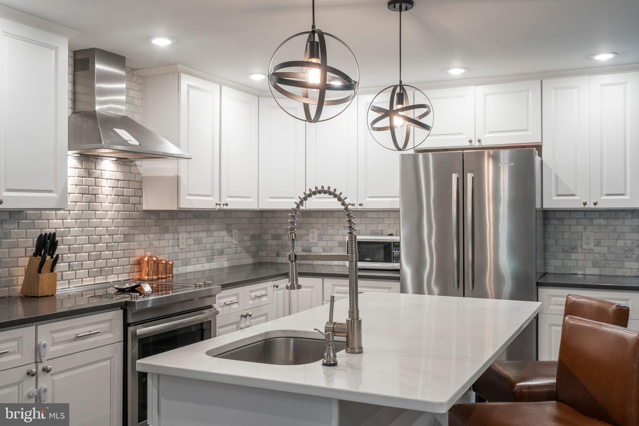 489 Cassatt Road Berwyn, PA 19312 - Photo 17 of 61 Beautiful Grecian Marble Backsplash